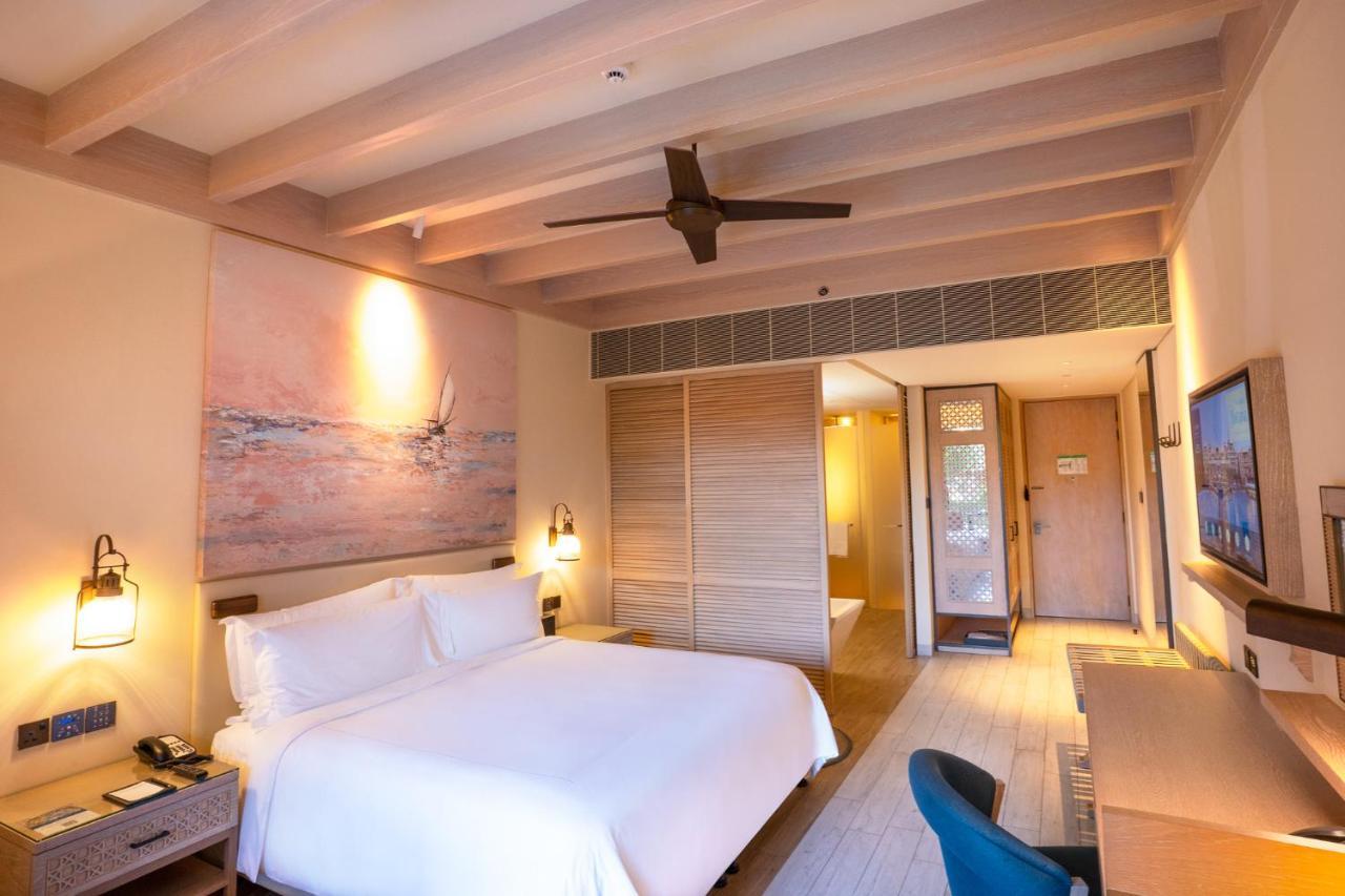 Resort Saadiyat Rotana And Abu Dhabi